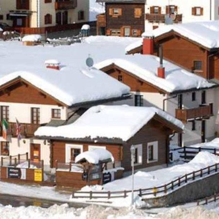 Chalet Pineta Livigno Exterior foto